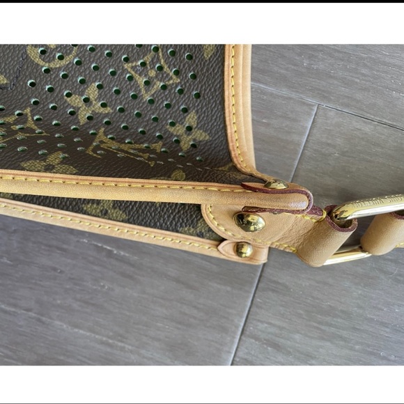 Louis Vuitton monogram musette green - Picture 8 of 11